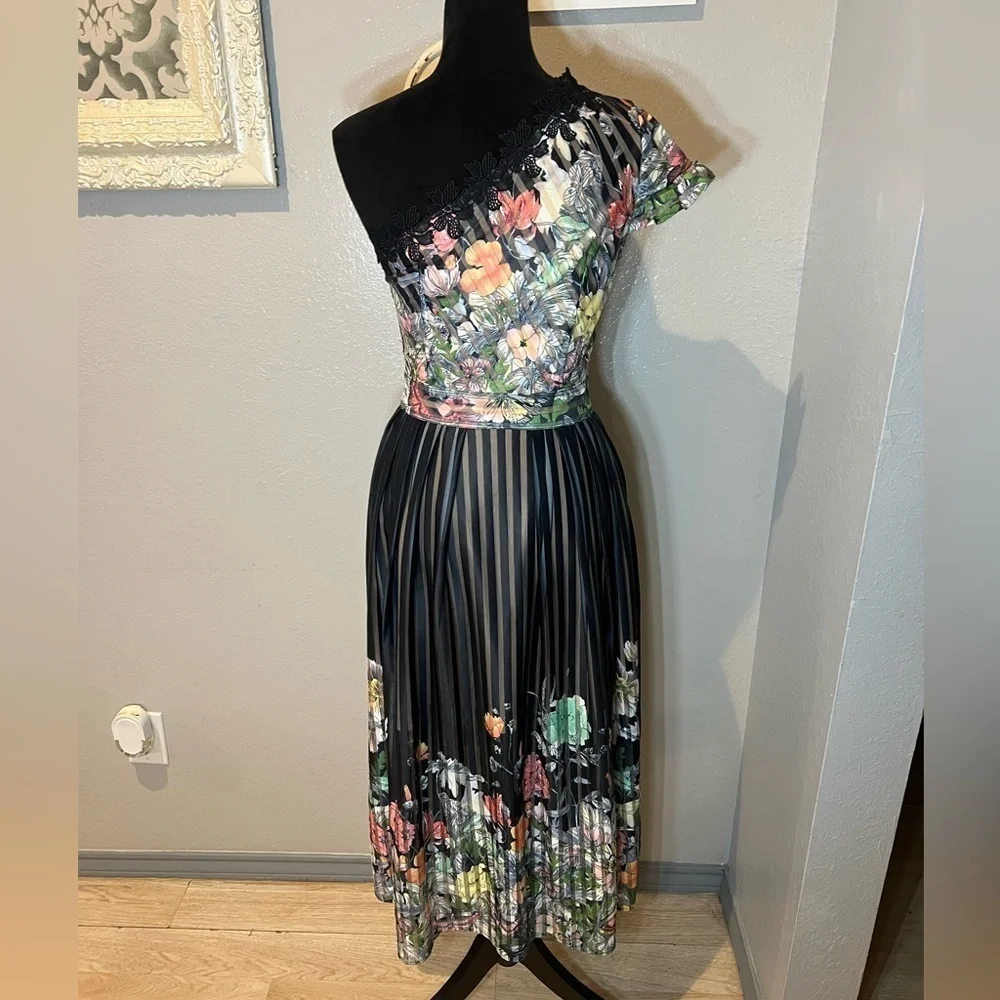 Foxiedox Peach Dress with Floral Accents - Picture 12 of 13